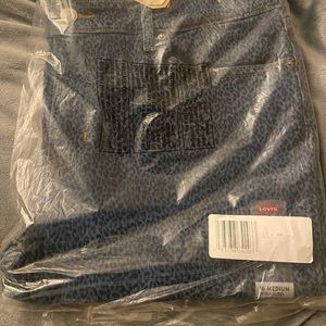 Levi’s 711 Skinny Jeans